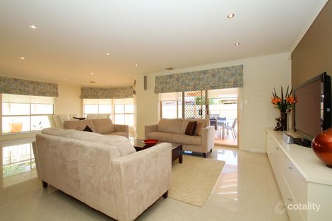 Property photo of 11 Botanic Drive Hillside VIC 3037