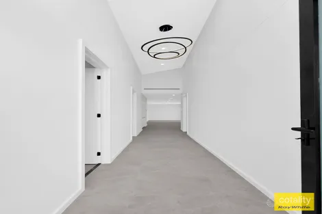 Property photo of 1 Digtree Crescent Mickleham VIC 3064