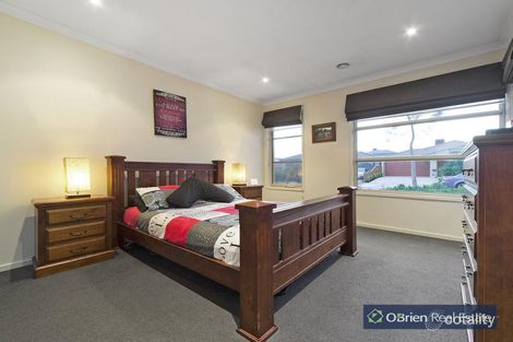 Property photo of 18 Dalton Way Cranbourne East VIC 3977