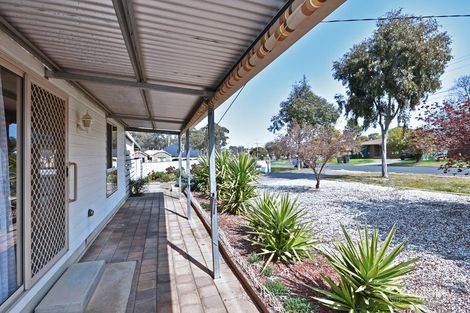 Property photo of 27 Thomas Street Kangaroo Flat VIC 3555