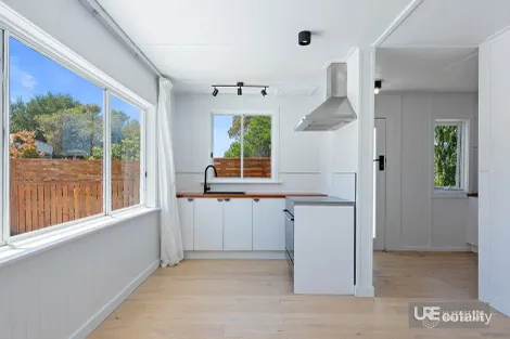 Property photo of 40 Ashwater Crescent Penguin TAS 7316