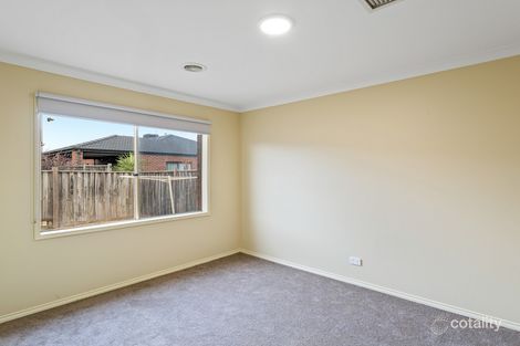 Property photo of 35 Eagle Way Deer Park VIC 3023