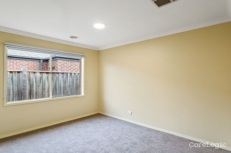 Property photo of 35 Eagle Way Deer Park VIC 3023