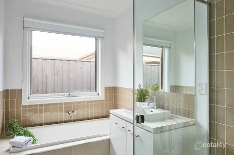 Property photo of 224 Sovereign Drive Mount Duneed VIC 3217