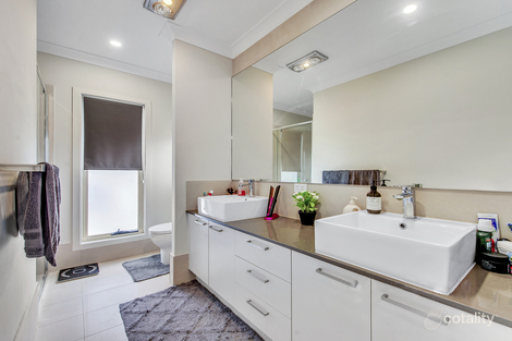 Property photo of 12 Koona Place Hillcrest QLD 4118