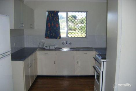 6 Boles St W, West Gladstone, QLD 4680