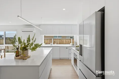 Property photo of 52 Hallett Drive Rokeby TAS 7019