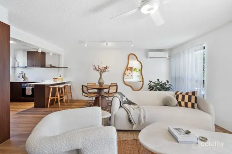 2/14 Christina Ct, Mermaid Waters, QLD 4218