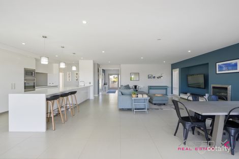 Property photo of 17 Second Avenue Burns Beach WA 6028