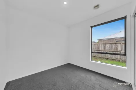 Property photo of 3 Sloane Drive Clyde North VIC 3978