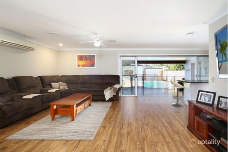 Property photo of 17 Kerry Crescent Berkeley Vale NSW 2261
