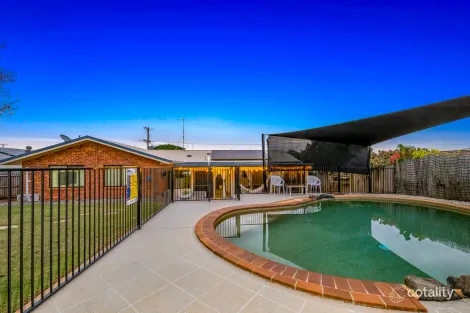 Property photo of 19 Hilltop Parade Avoca QLD 4670