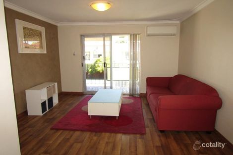 B10/305 Harborne St, Glendalough, WA 6016