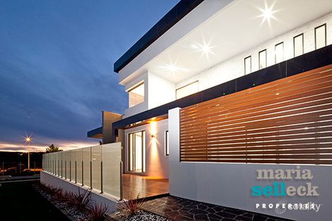 Property photo of 22 Cazneaux Crescent Weston ACT 2611