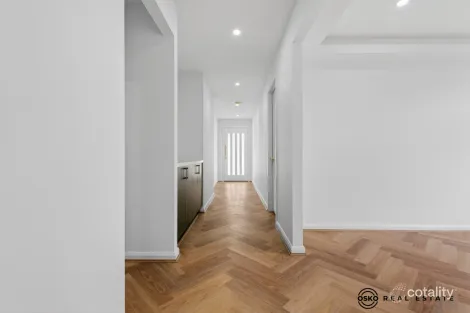 Property photo of 2 Salento Street Mount Duneed VIC 3217