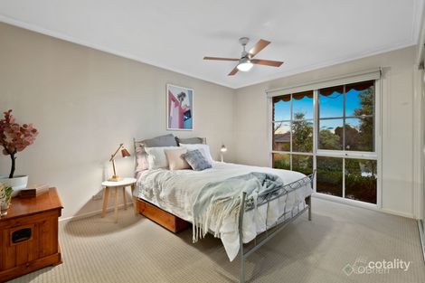 Property photo of 22 Garnet Close Narre Warren VIC 3805