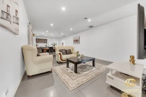 Property photo of 17 Dandelion Drive Berwick VIC 3806