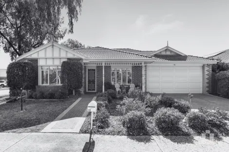 Property photo of 13 Braford Drive Doreen VIC 3754