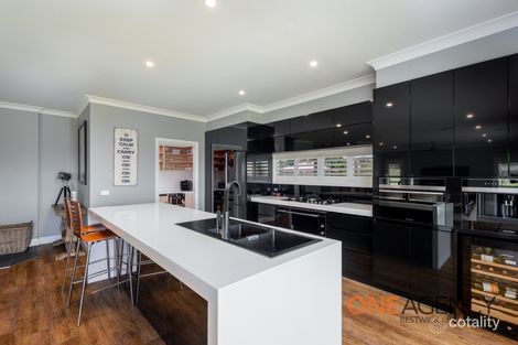 Property photo of 21 Kessey Place Robin Hill NSW 2795