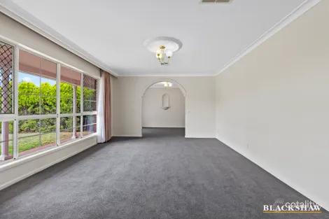 Property photo of 10 Jasmine Gardens Jerrabomberra NSW 2619