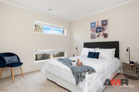 Property photo of 18 Camphora Street Tarneit VIC 3029