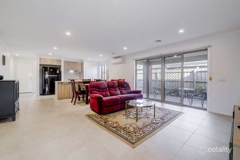 Property photo of 11 Newcastle Drive Officer VIC 3809