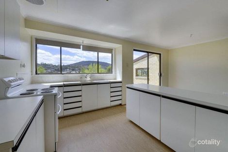 Property photo of 5 Swansea Court Lindisfarne TAS 7015