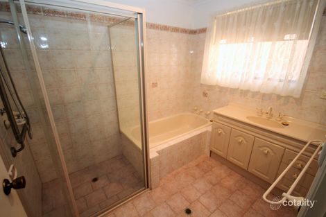 Property photo of 5 Allambie Way Mount Austin NSW 2650