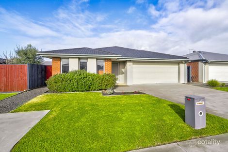 Property photo of 11 Newcastle Drive Officer VIC 3809