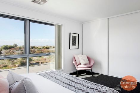 Property photo of 33 Kuranye Circuit Largs North SA 5016