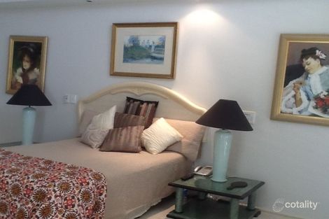 Property photo of 7063 Riverview Crescent Hope Island QLD 4212