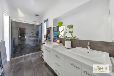 Property photo of 29 Littleshore Crescent Clyde North VIC 3978
