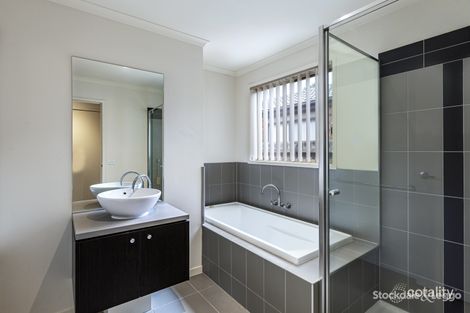 Property photo of 13 Sutton Grove Melton West VIC 3337