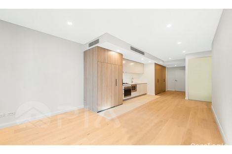 Property photo of 225/1 Maple Tree Road Westmead NSW 2145