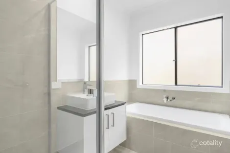 Property photo of 7 Camini Grove Truganina VIC 3029