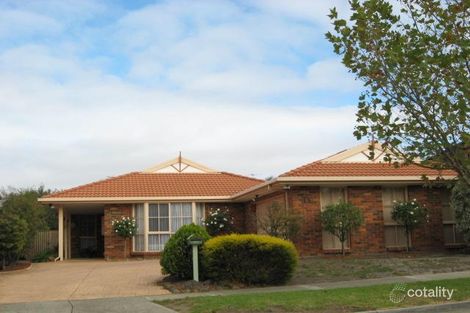 15 Royal Cres, Hillside, VIC 3037