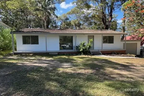 11 Fourth Ridge Rd, Smiths Lake, NSW 2428