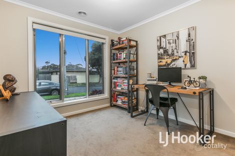 Property photo of 1 Atkins Road Pakenham VIC 3810