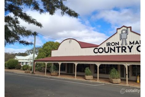 109-111 Mocatta St, Goombungee, QLD 4354