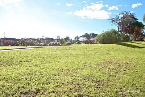 Property photo of 23 Mirrabook Court Berwick VIC 3806