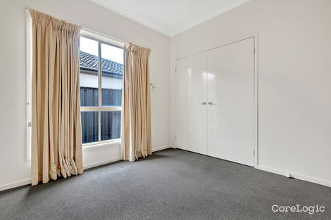 Property photo of 44 Ardsley Circuit Craigieburn VIC 3064