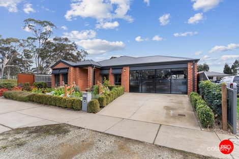Property photo of 35 Coomoora Circuit Strathfieldsaye VIC 3551
