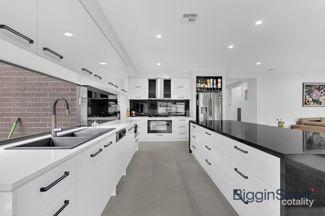 Property photo of 11 Rainone Place Tarneit VIC 3029