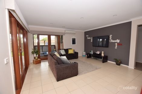 Property photo of 25 Gallery Way Pakenham VIC 3810