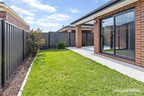 Property photo of 15 Bronzewing Street Pakenham VIC 3810