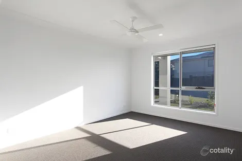 Property photo of 2 Aniseed Avenue Thrumster NSW 2444
