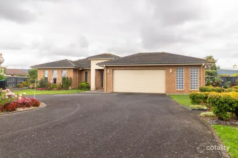 19 Sturt St, Koroit, VIC 3282