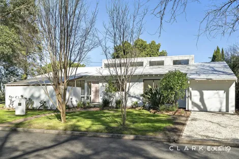 Property photo of 2 Thurlow Close Bolwarra NSW 2320