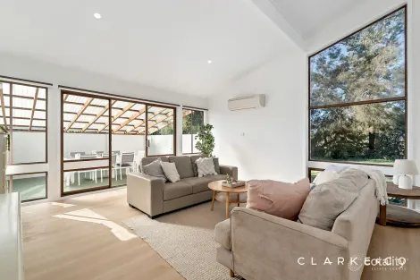 Property photo of 2 Thurlow Close Bolwarra NSW 2320
