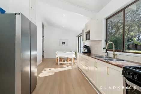 Property photo of 2 Thurlow Close Bolwarra NSW 2320